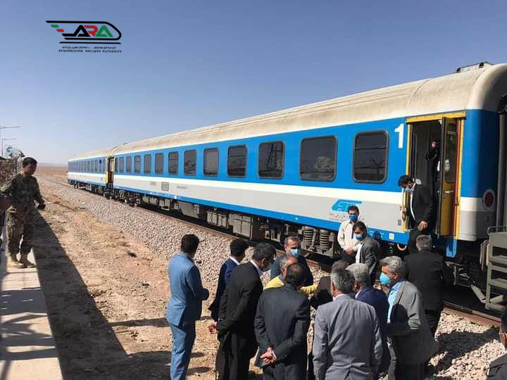 ورود نخستین قطار آزمایشی مسافربری از خاک ایران به افغانستان و بازدید مشترک هیأت‌های دو کشور از تأسیسات خط آهن خواف- هرات